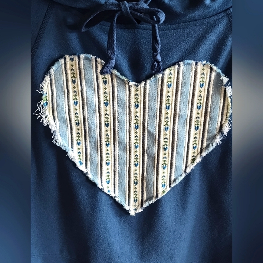 Applique Heart On Women's Avia Short Sleeve Hoodie | Sz Medium - Picture 3 of 7